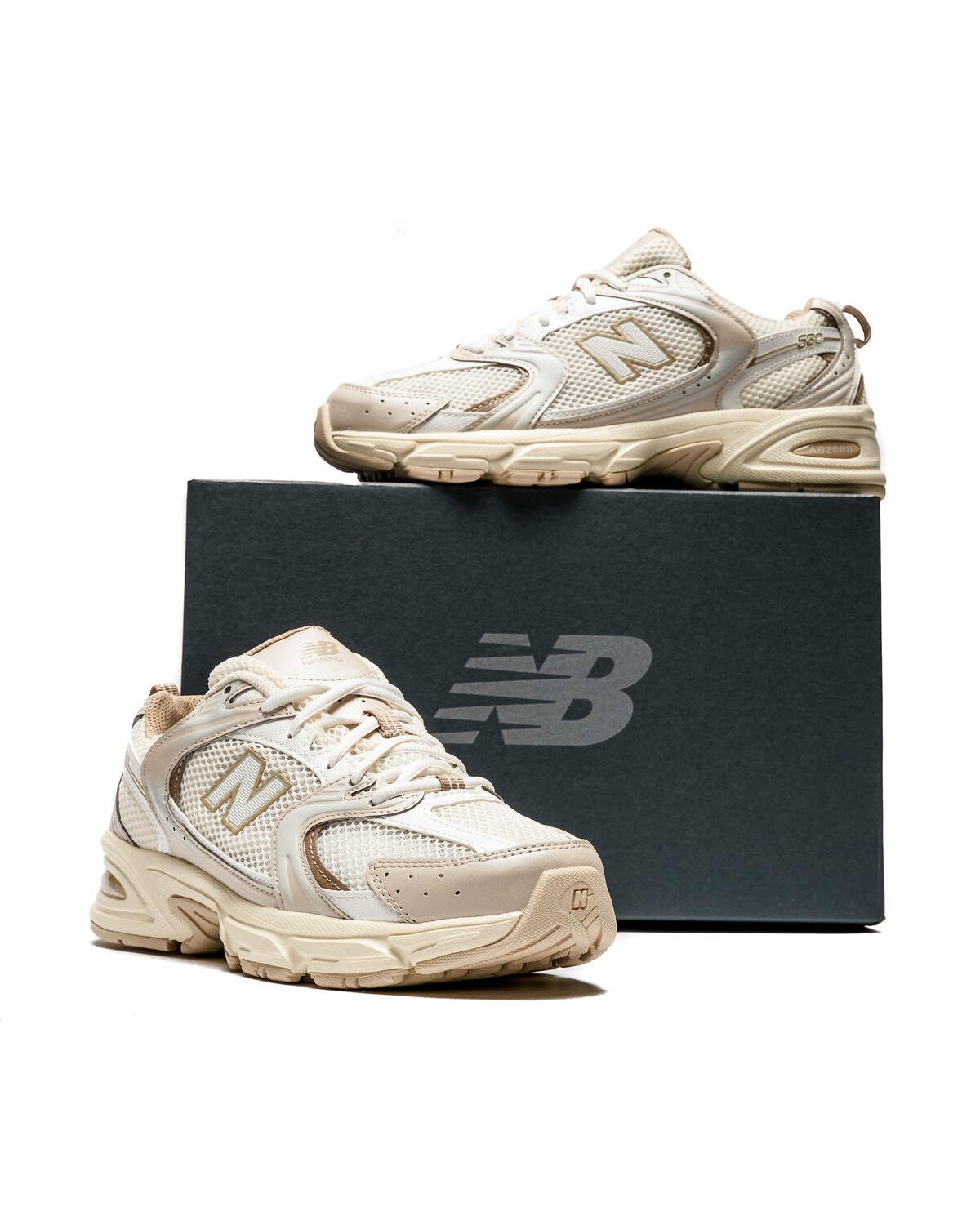 スニーカー New Balance MR530AA ベージュ 25 新品未使用 カテゴリー